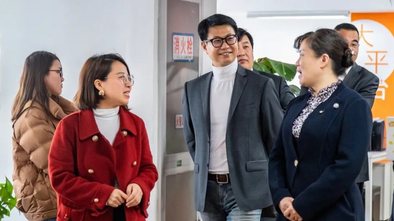 视频运镜手法解析：跟焦与变焦的奥秘